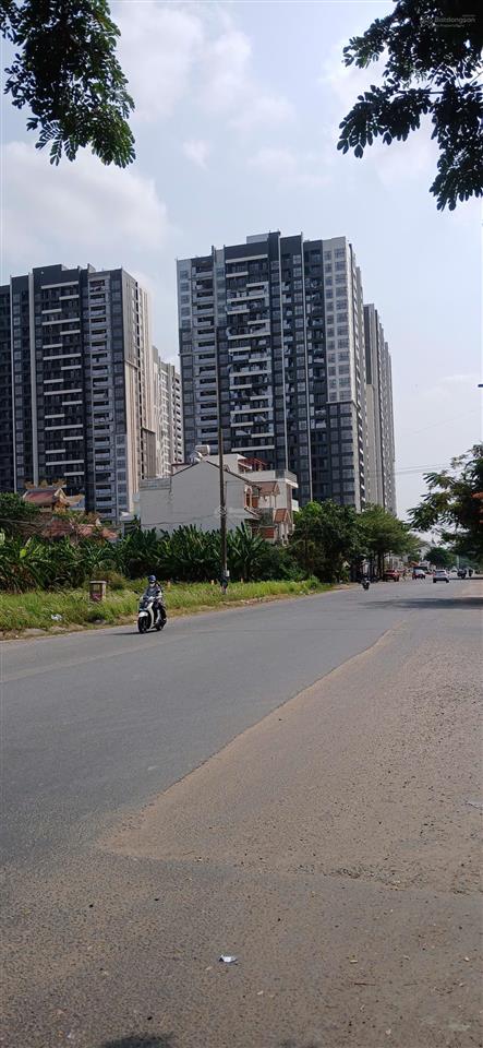 Nhà mới xây căn góc 2mt đường lớn 20m, tiện kd mọi ngành nghề, gần 4 tháp căn hộ cao cấp novaland