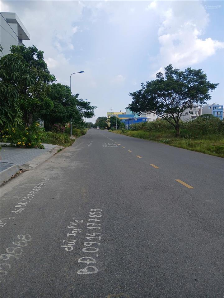 Bán gấp đất mt đường nguyễn địa lô 20m đối diện khu thương mại 3 hecta,dt 7x18,5m,sổ hồng chính chủ