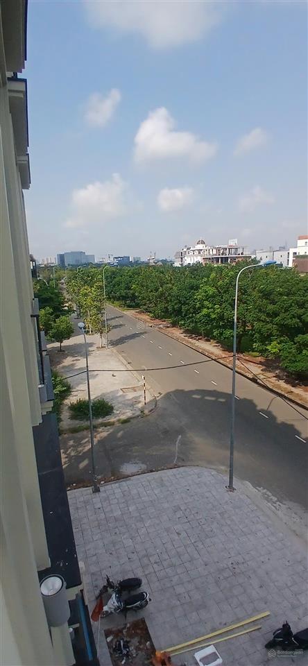 Bán gấp đất nền dự án thế kỷ 21 mặt tiền trương văn bang, dt 5x22m, được xây 6 tầng, sổ hồng.