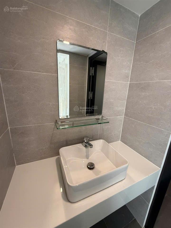 Cho thuê nhà góc 2 mặt tiền đường lớn 40m, dtsd 600m2, 6 tầng, mặt tiền 20m. nhà mới xây rât đẹp