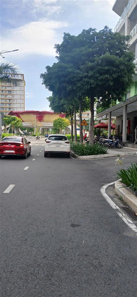 Bán gấp nhà phố thương mại sari town đô thị sala, dt 5,7x21,5m, hầm, trệt, 3 lầu áp mái, sổ hồng