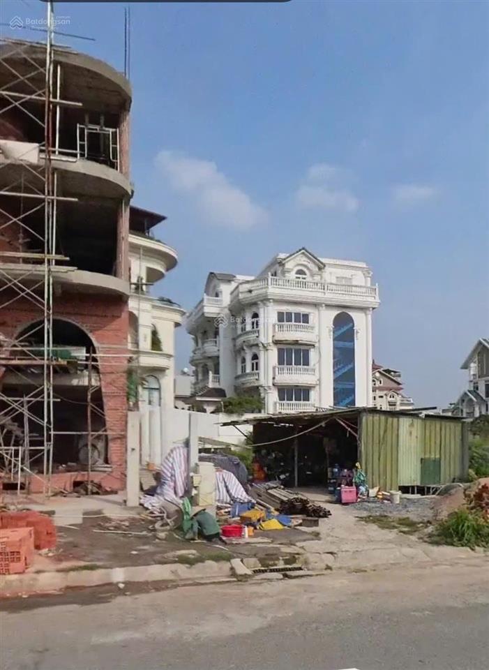 Cho thuê đất 300m2 mt sông sài gòn đường trần quý kiên khu đảo kim cương quận 2 cũ, hđ lâu dài