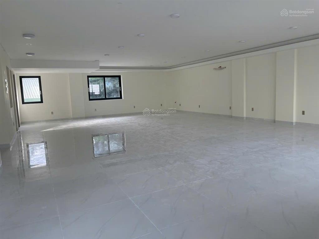 Cho thuê hđ 10 năm làm căn hộ dịch vụ hoặc các loại hình kd khác, dtsd 600m2, mặt tiền đường 16m