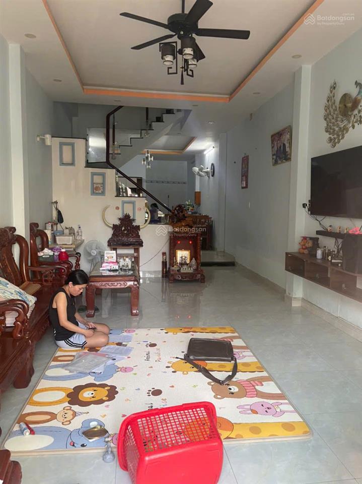 Cần bán căn nhà 1 trệt 1 lầu 1 sân thượng dt 72m2 khu dân cư lê phong cách hưng đạo 100m