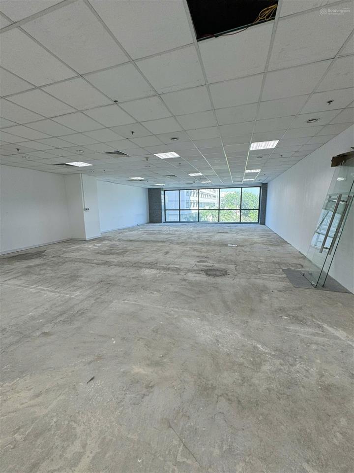 Cho thuê 640m2 nhà mặt phố đinh tiên hoàng hoàn kiếm mt 15m siêu hiếm tuyến phố trung tâm