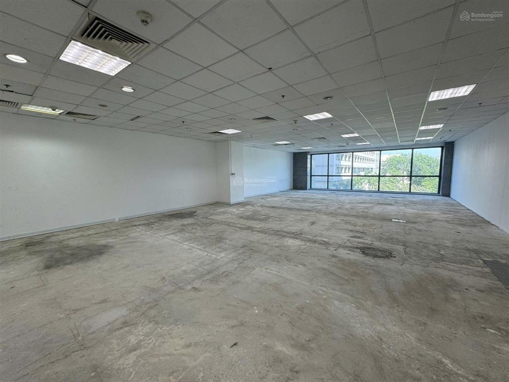 Cho thuê 640m2 nhà mặt phố đinh tiên hoàng hoàn kiếm mt 15m siêu hiếm tuyến phố trung tâm