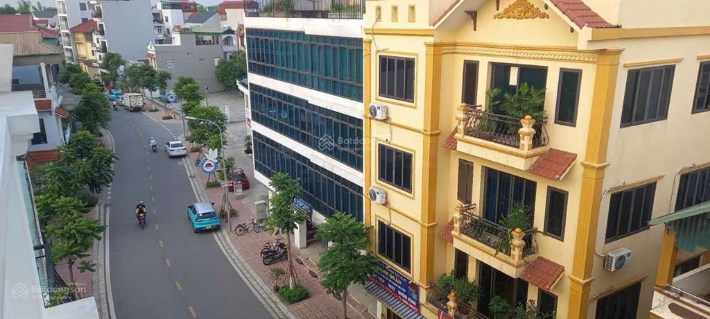 Chính chủ bán nhà măt phố phúc lơi .long biên 25m , 5 tầng .kinh doanh ,vỉa hè rộng 9 tỷ
