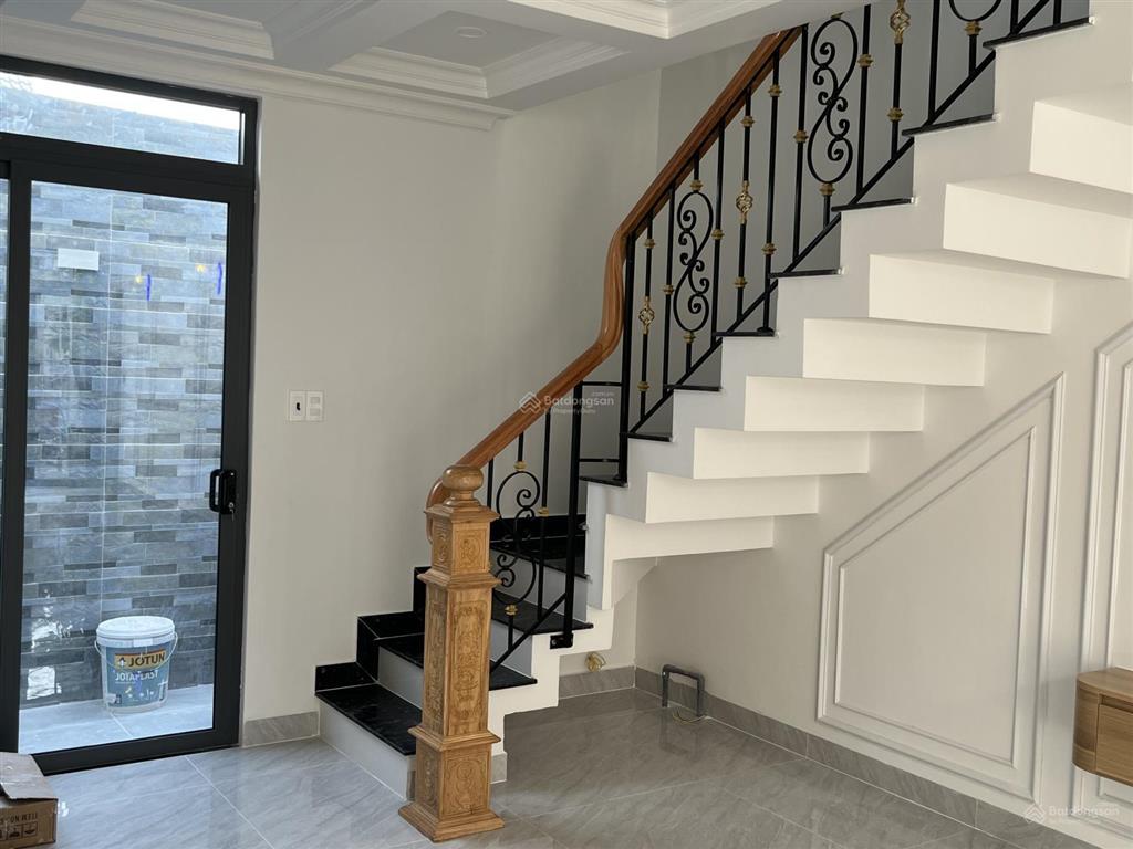 Bán nhà riêng mới xây 1 trệt 4 lầu đường hiệp bình p hiệp bình  tphcm.