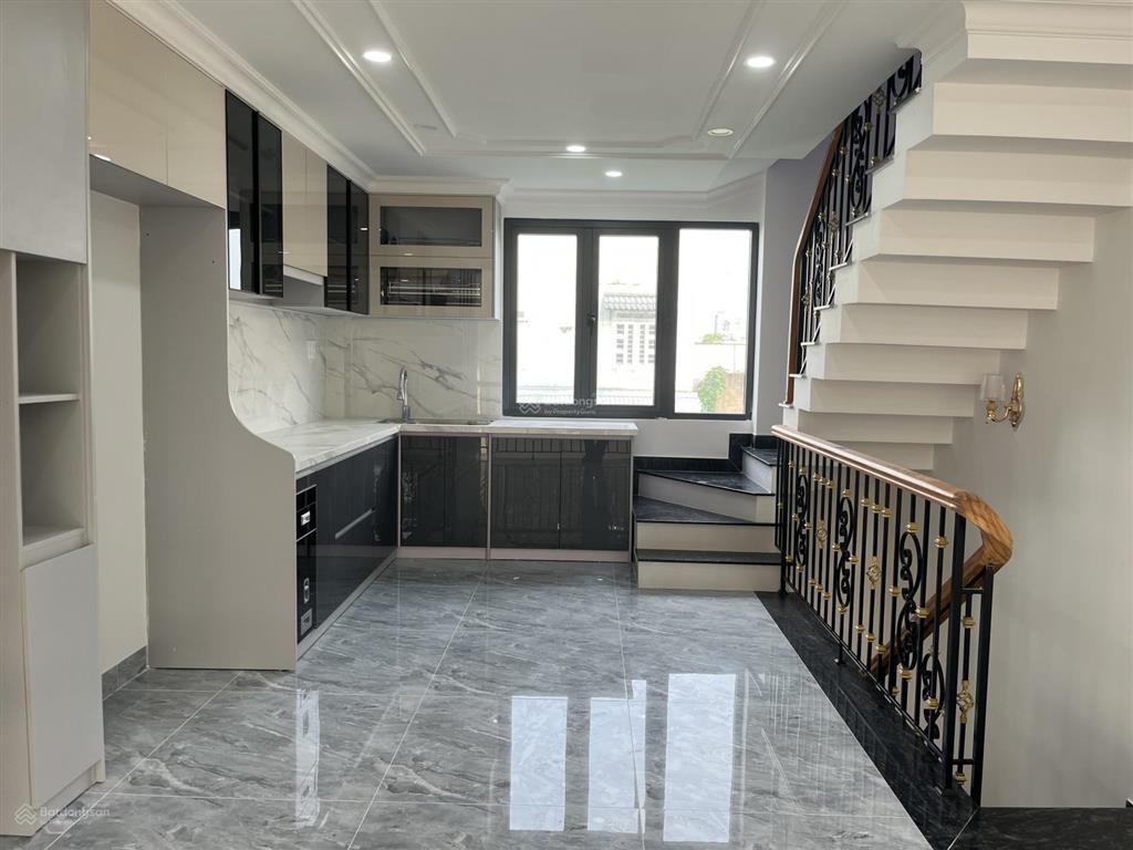 Bán nhà riêng mới xây 1 trệt 4 lầu đường hiệp bình p hiệp bình  tphcm.