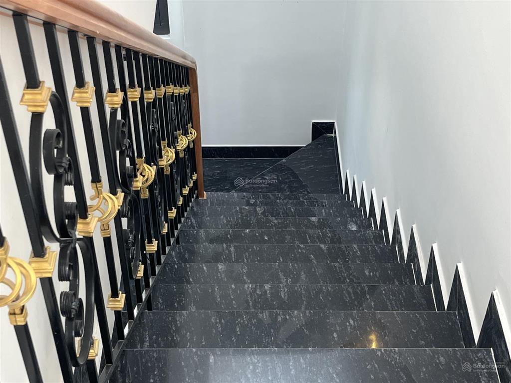 Bán nhà riêng mới xây 1 trệt 4 lầu đường hiệp bình p hiệp bình  tphcm.