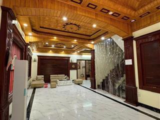 Chủ cần thanh khoản biệt thự 200m2 gần vòng xuyến lê thái tổ, đầy đủ đồ, đang cho thuê 600tr/năm