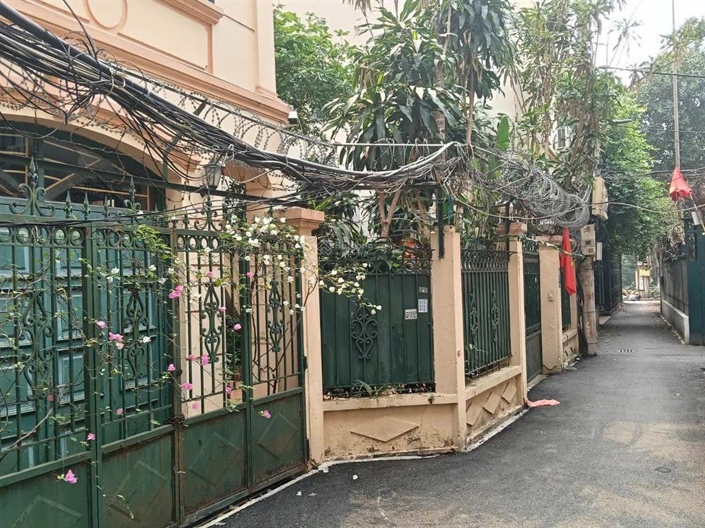 Bán nhà 4 tầng phố quảng khánh xóm chùa diện tích 77m mặt tiền 6,3 6,5m giá 30 tỷ  0973 452 ***