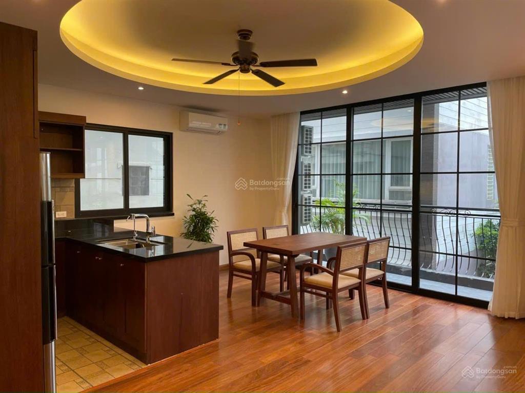 Bán tòa căn hộ 7 tang khu hồ quảng an tây hồ hà nội dt 130m.mt 8m.x 7tang căn hộ giá  0973 452 ***
