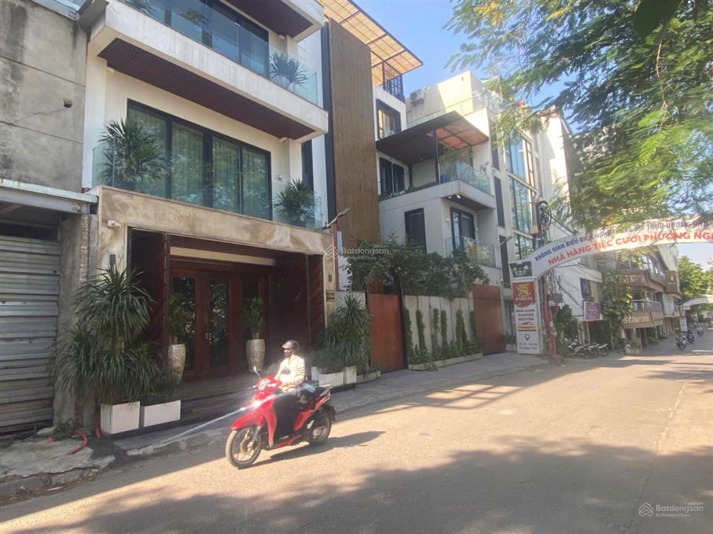 Bán toà nhà căn hộ cao cấp 8 tầng mặt phố tô ngọc vân quảng an tây hồ hà nội  100m2 x 8 tầng