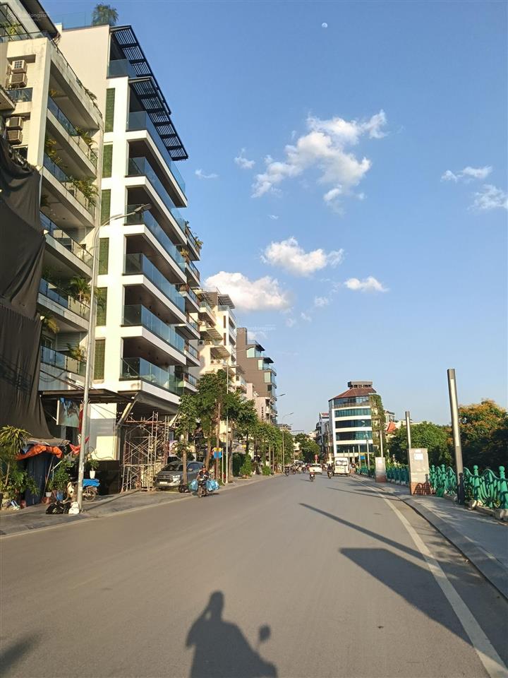 Bán đất âu cơ quảng an tây hồ hà nội diện tích 470m². gcn 466m²
mt 12.2m giá 245ty  0973 452 ***