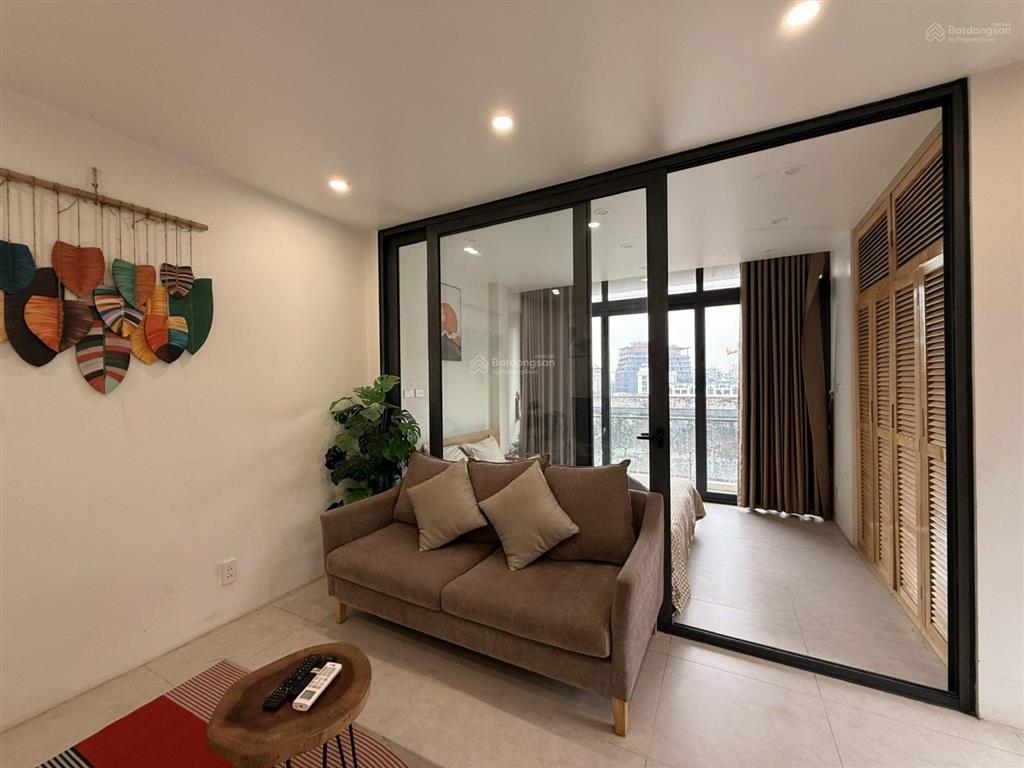 Bán tòa căn hộ phố từ hoa tây hồ. diện tích 65m (thực tế sử dụng ~70m). 8 tầng, giá 37 tỷ 500 tl