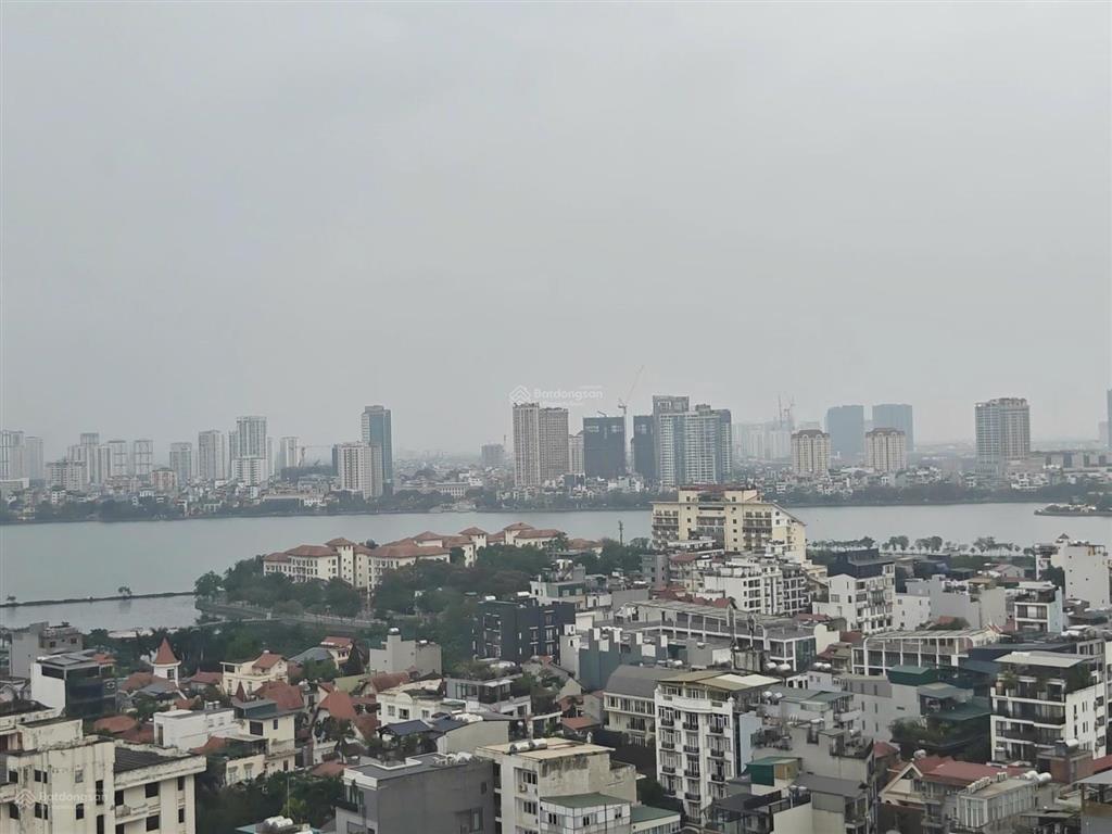 Bán đất đường từ hoa tây hồ hà nội dt 42,5m2 mt 4m ôtô vào nhà giá hót 17tỷ500 ra lộc  0973 452 ***