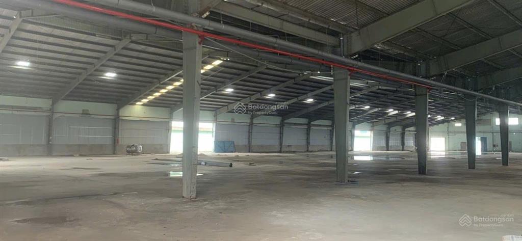 Cho thuê gấp kho, xưởng trong kcn tân bình. hai mặt tiền đường tiện cho container và xe tải ra vào