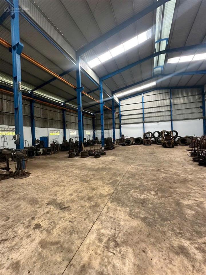 Kho xưởng mặt tiền bình tân 1000m2 giá tốt gần ql1a, tỉnh lộ 10, vào xe cont thoải mái