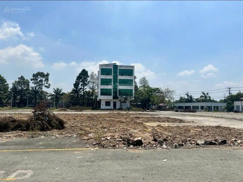 Siêu phẩm 20.000m2 mặt tiền ql1a bình tân kho xưởng bãi xe container giá chỉ 30k/m2
