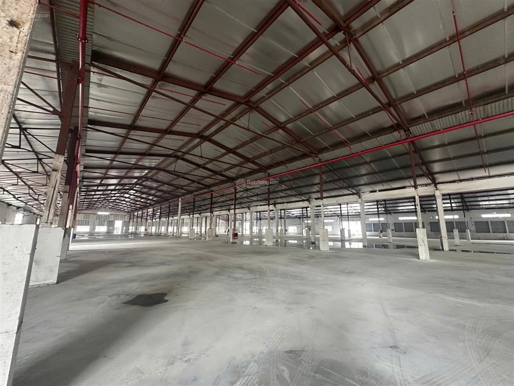 Cho thuê kho, xưởng 7000m2 giáp ranh thủ đức gần khu công nghiệp bình đường đường cont ra vào có vp