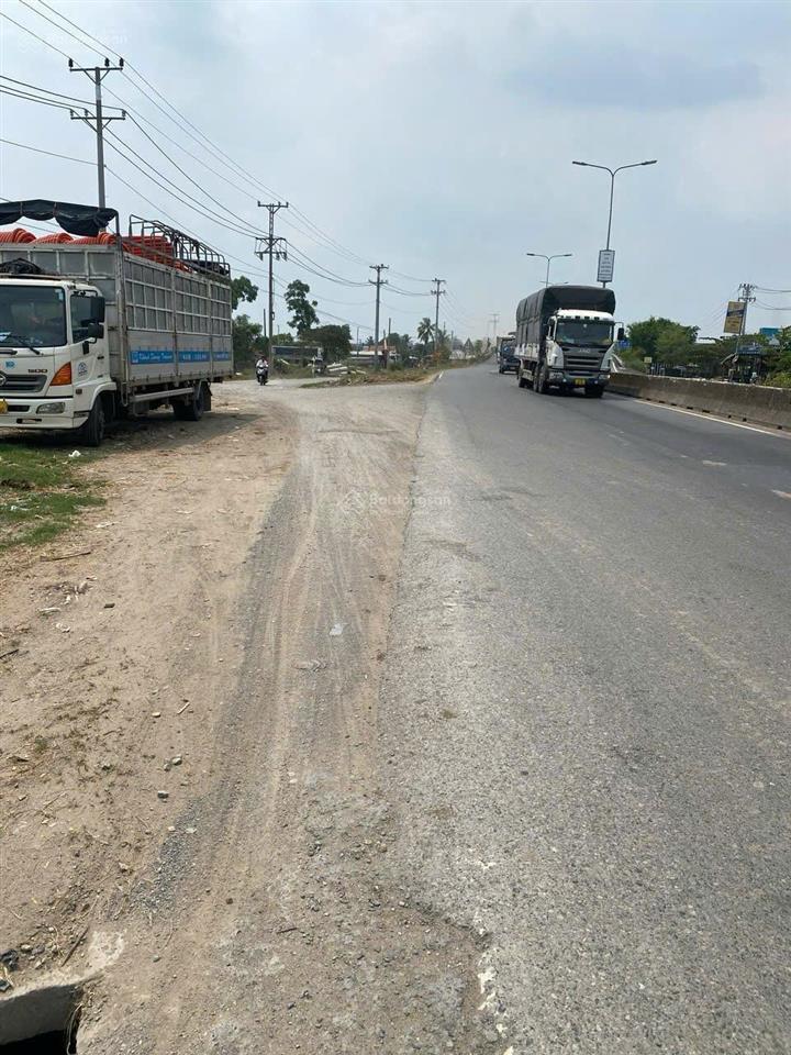 Bán hơn 48ha đất sxkd lương hòa, bến lức long an 3 mặt tiền giá 1,9triệu/m2 phù hợp kho bãi, logist