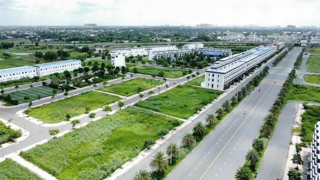 Cần bán gấp nền the sol city 100m2 trục đường 22m ra chợ hưng long, sổ hồng riêng công chứng ngay
