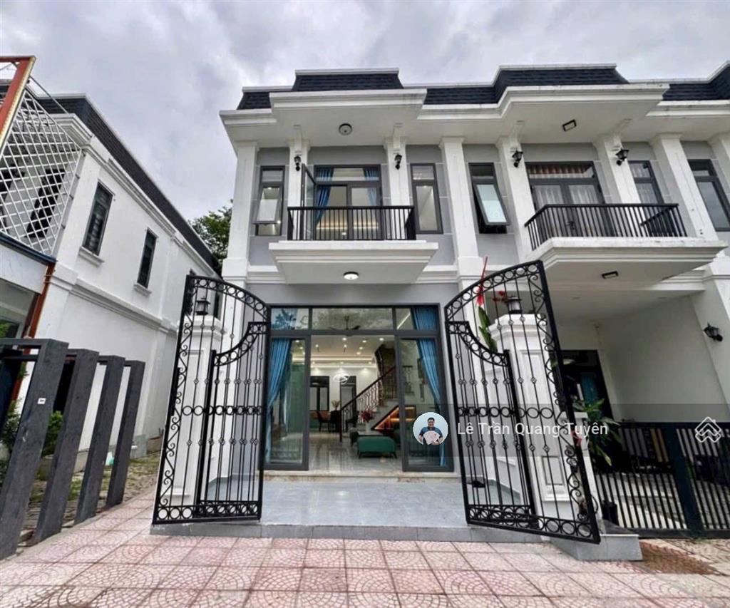 Bán nhà khu tái định cư làng đại học hưng long, bình chánh, 1 trệt 2 lầu full nt, shr, giá 2,79 tỷ