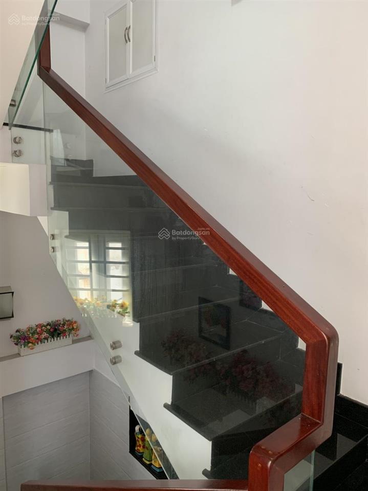 Cách 30m ra mặt tiền 3/2! nhà mới đẹp 3 tấm hẻm 5m 3/2. dt (3,6x10)m giá 6,5 tỷ(tl)