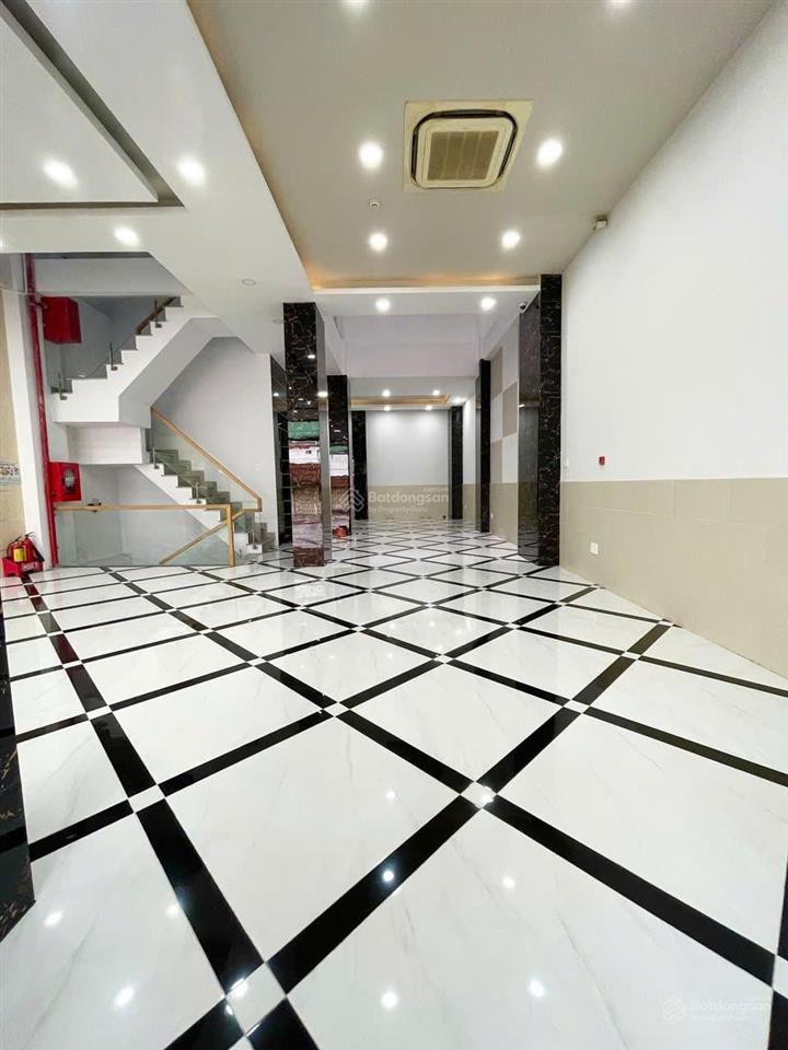 Ngã tư lạc long quân  âu cơ!! tòa nhà mặt tiền 541 lạc long quân. (8x21)m giá 61,5 tỷ(tl)