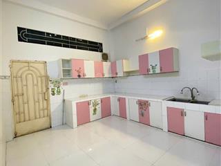 Sát đầm sen! dt (4x15.2)m. giá 6,3 tỷ. nhà 4 tấm hẻm lạc long quân p5