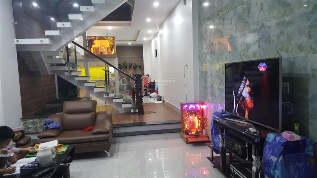 Sát đầm sen!!! chỉ 7,2 tỷ có ngay nhà mới 3 tấm khu cư xá phú bình p5. dt (4x12)m