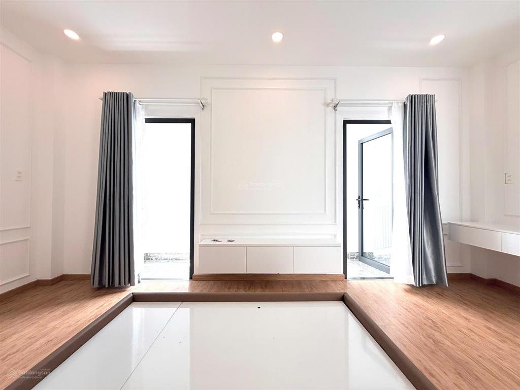 Sát đầm sen! nhà mới 5 tấm hẻm 10m hòa bình p5. dt (5,6x18)m giá 17 tỷ (tl)