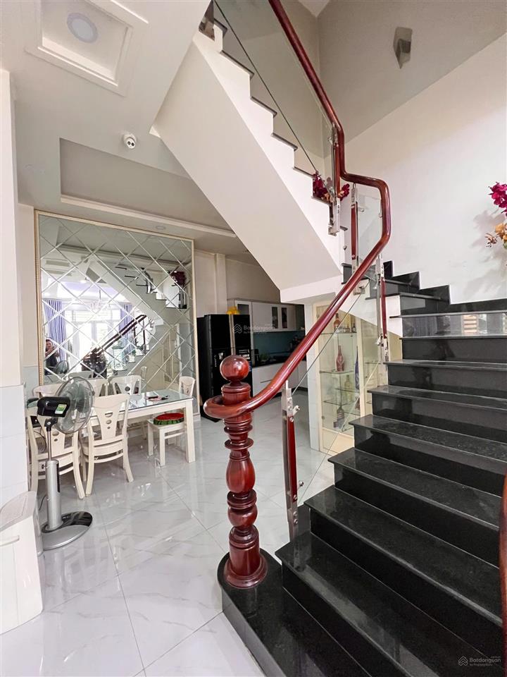 Dt (7x11)m. sát bên q5! nhà mới đẹp 4 tấm hẻm 5m hồng bàng p16. giá6,8 tỷ (tl)