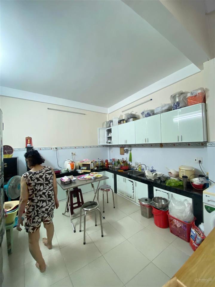 Sát lê đại hành!!! nhà 2 tấm đường 8m bình thới p11. dt (4x21)m giá 16 triệu/tháng