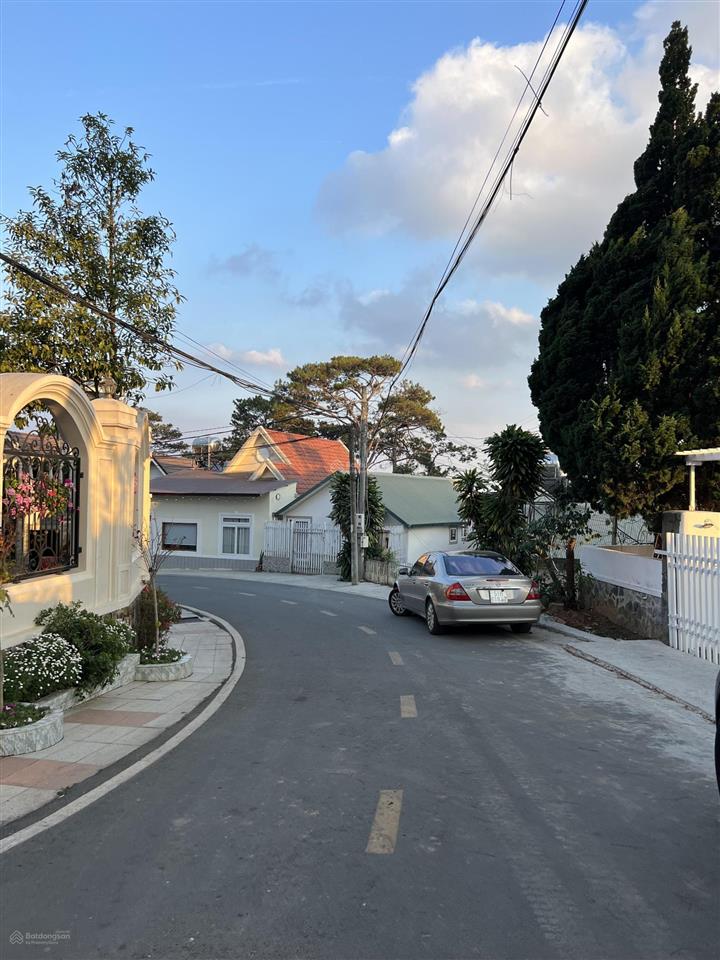 Không có nhu cầu sử dụng cần bán villa đường yên thế, p10, đà lạt