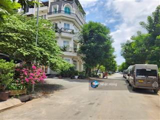 Bán đất mặt tiền đường 16m ngay phú thuận quận 7