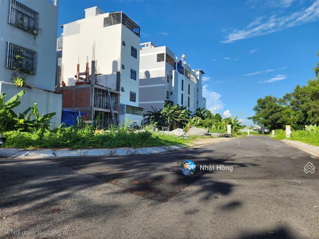 Cần bán đất thổ cư diện tích 5x12=60m2 đường nhựa 8m giá 7.18 tỷ tại quận 7