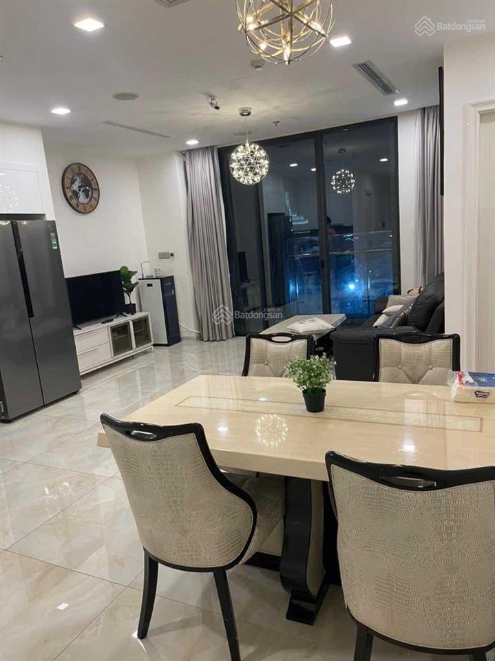 Cho thuê căn hộ 2pn vinhomes golden river, 77m2, giá 25 triệu.  0945 496 *** dung
