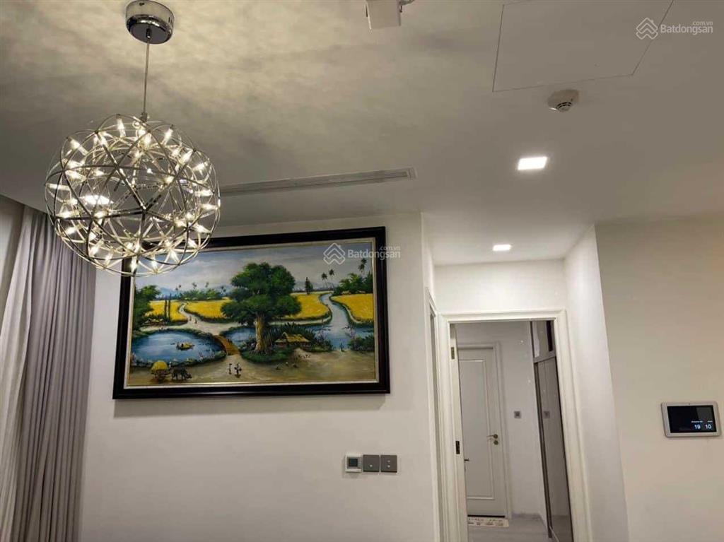 Cho thuê căn hộ 2pn vinhomes golden river, 77m2, giá 25 triệu.  0945 496 *** dung