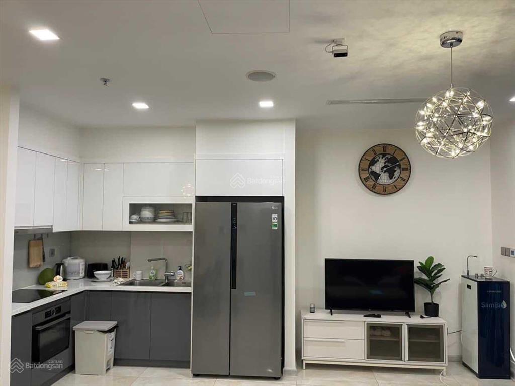 Cho thuê căn hộ 2pn vinhomes golden river, 77m2, giá 25 triệu.  0945 496 *** dung