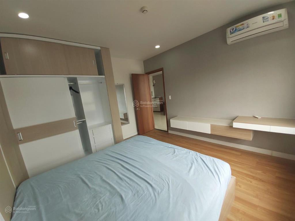 Căn hộ 2pn layout đẹp, cao, thoáng, 6 tỷ, mt bến vân đồn, 5 phút đến chợ bến thành. 0938 231 ***