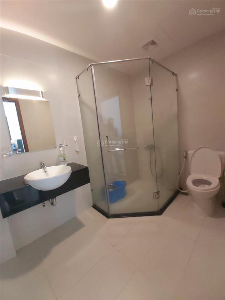 Căn hộ 2pn layout đẹp, cao, thoáng, 6 tỷ, mt bến vân đồn, 5 phút đến chợ bến thành. 0938 231 ***