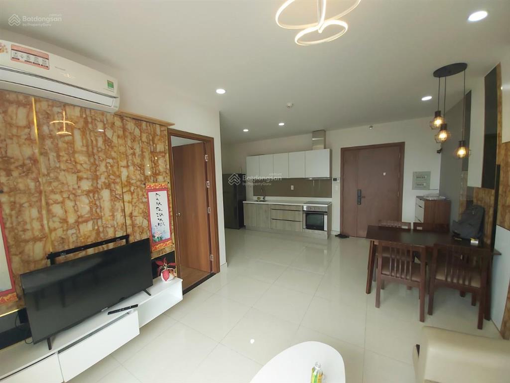 Căn hộ 2pn layout đẹp, cao, thoáng, 6 tỷ, mt bến vân đồn, 5 phút đến chợ bến thành. 0938 231 ***