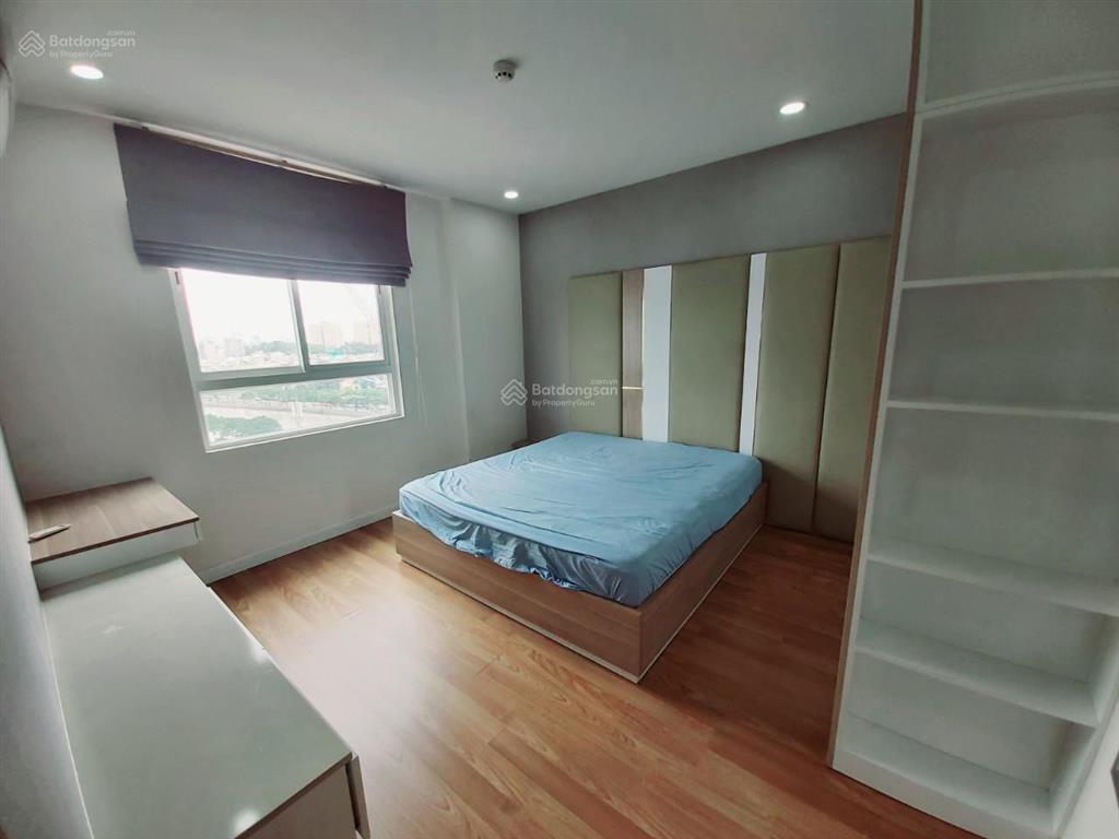 Căn hộ 2pn layout đẹp, cao, thoáng, 6 tỷ, mt bến vân đồn, 5 phút đến chợ bến thành. 0938 231 ***