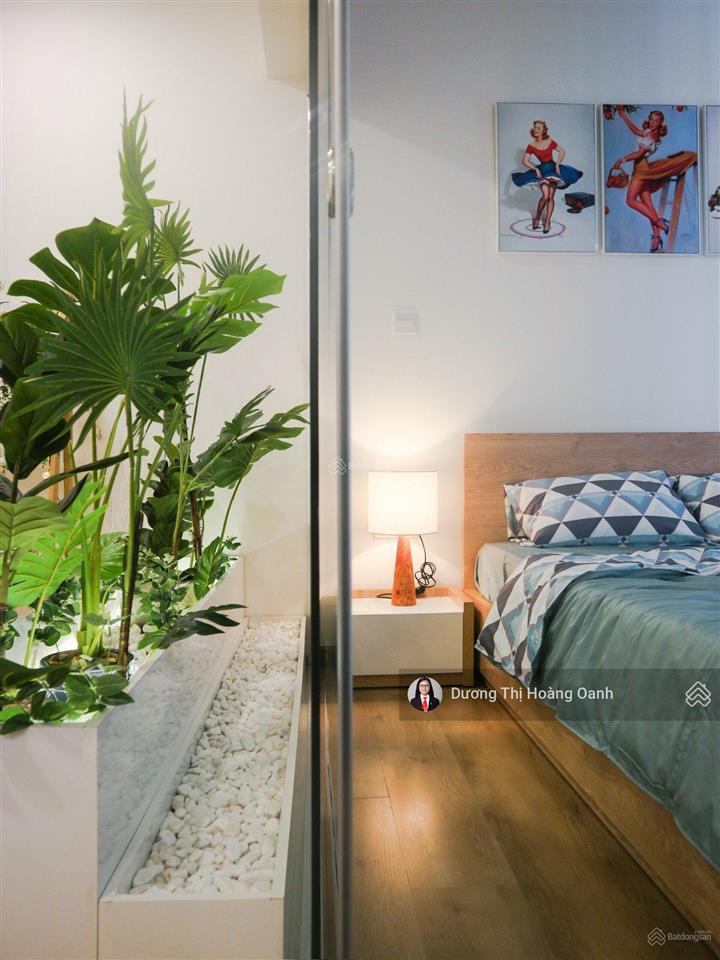 5,5 tỷ (sổ hồng), 1pn 1wc, năng suất thuê tốt, mt bến vân đồn,  0938 231 ***
