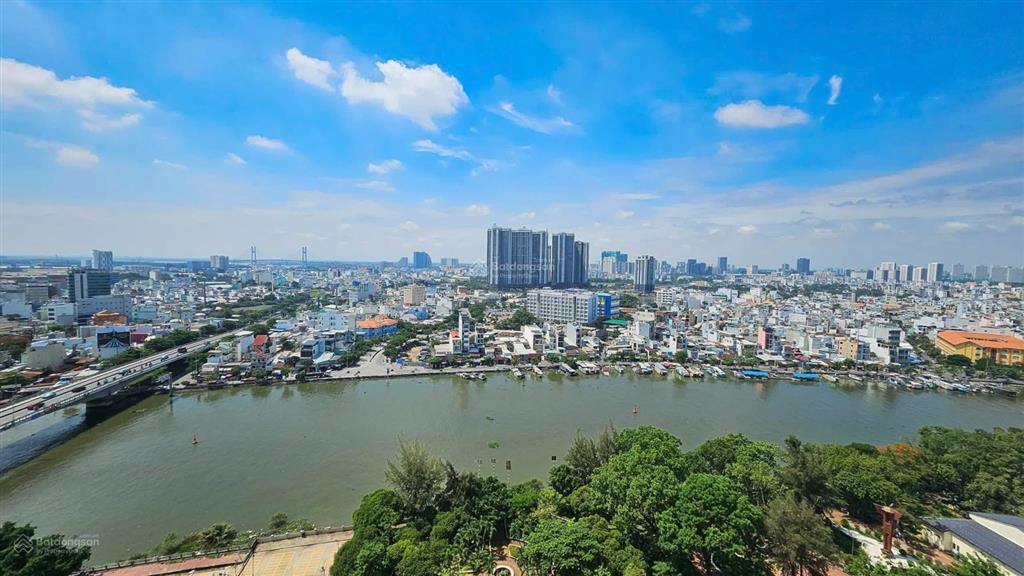 Sở hữu căn góc view sông không che chắn, 6,8 tỷ, riêng biệt, 105m2, liền kề q1, ngay q1