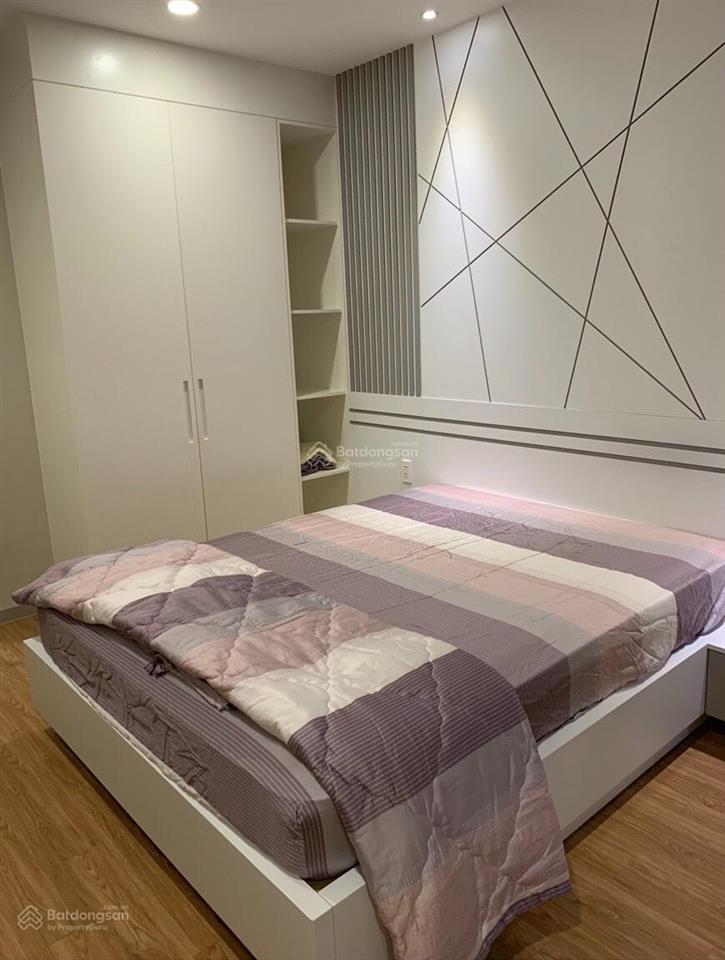 Gold view 68m2, nội thất đẹp, mt bến vân đồn, đang làm sổ, cận trung tâm,  0938 231 *** (ms oanh)