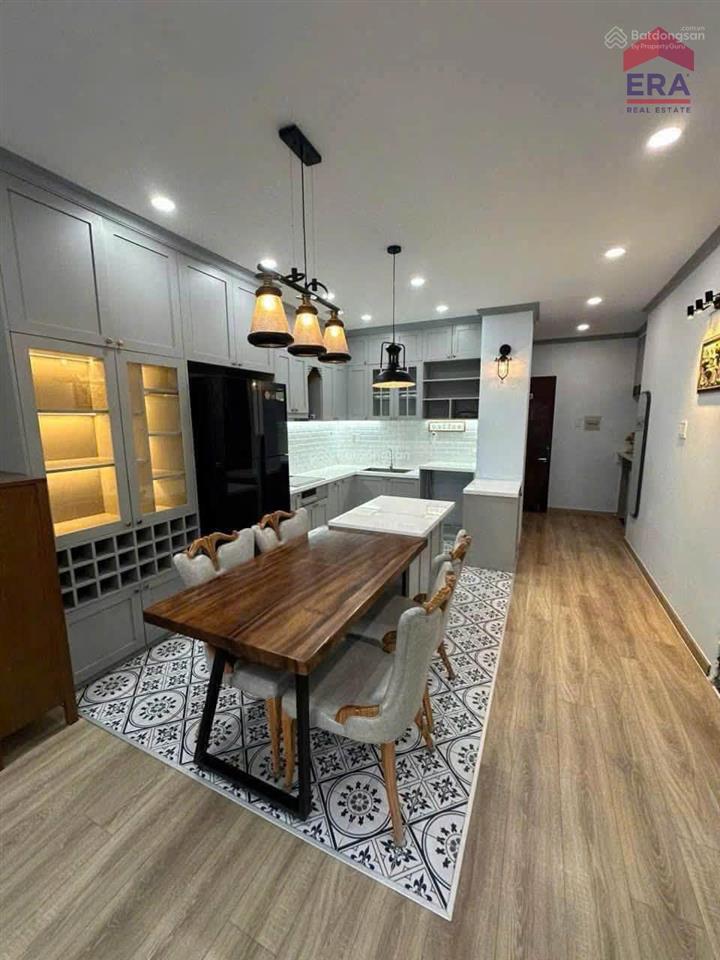 2pn sổ hồng, nội thất đẹp, ở ngay, 5,6 tỷ mt bến vân đồn, ngay trung tâm, không kẹt xe, 0938 231 ***