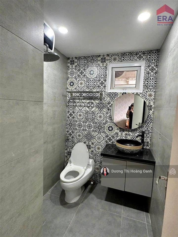 Bán orient 75m2, mt bến vân đồn, đã cải tạo, ở ngay, ngay trung tâm, sổ hồng, kênh tàu hủ, đông đúc